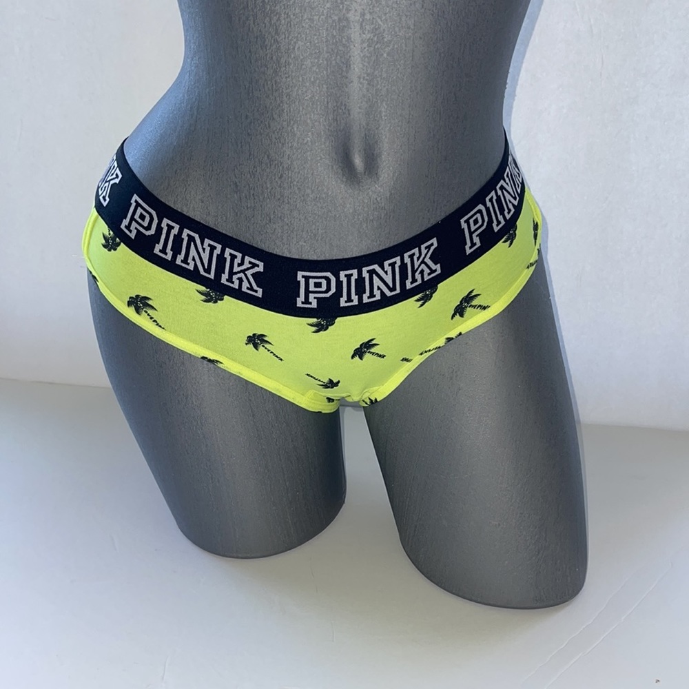Victoria’s Secret Pink Logo Hipster Underwear Panty. NWT
